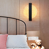 Moderne Wandleuchte aus Eisen und Acryl fürs Schlafzimmer